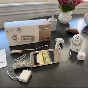 Infant Optics DXR-8 PRO Baby Monitor - White